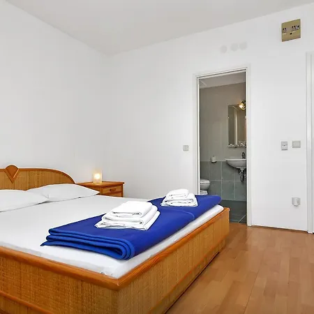 Triple Uvala Pokrivenik 2069l Affittacamere 3*